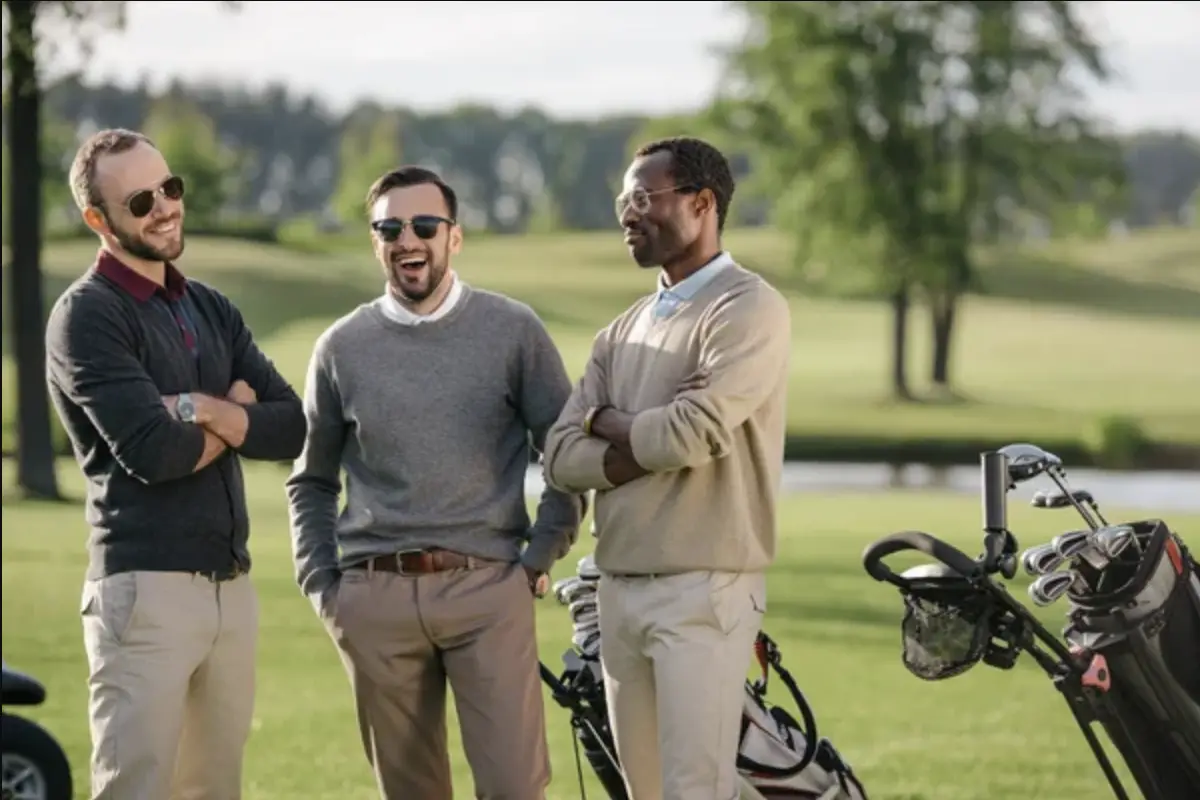 golfspillere der taler sammen